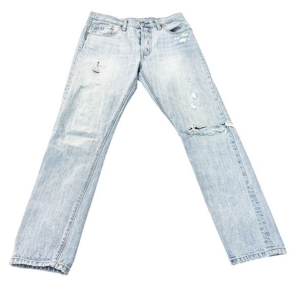 Levi's 501 Short Light Wash Button Fly Denim Jeans Ripped Size 29 x 30 - Picture 2 of 8